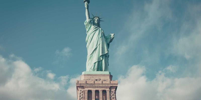 激光美容安全指南：从精密激光加工到术后护理的全流程解析